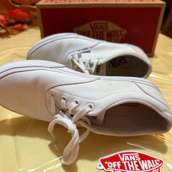 Vans Doheny Womens Size 7.5 Med Width sneaker - Picture 2 of 5